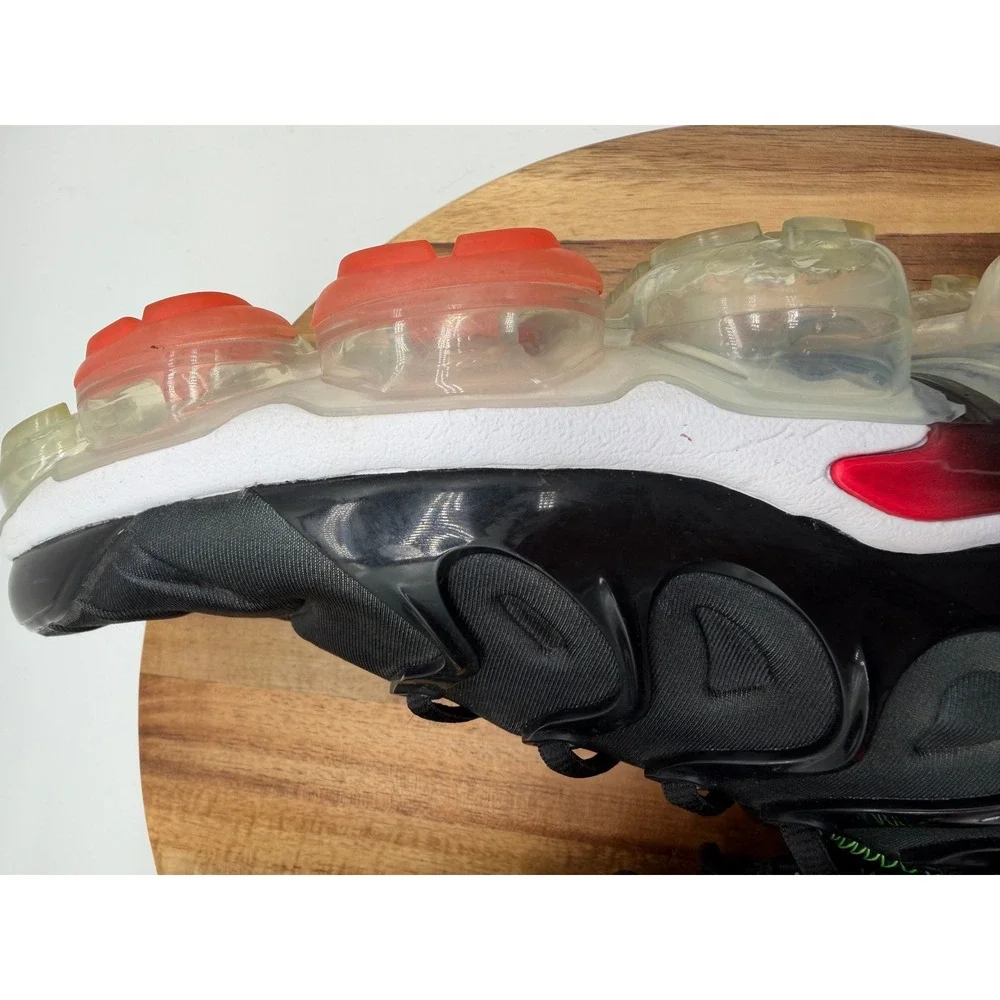Nike Air VaporMax Plus Worldwide Men's Size 11 Black Green Flash Crimson  0413